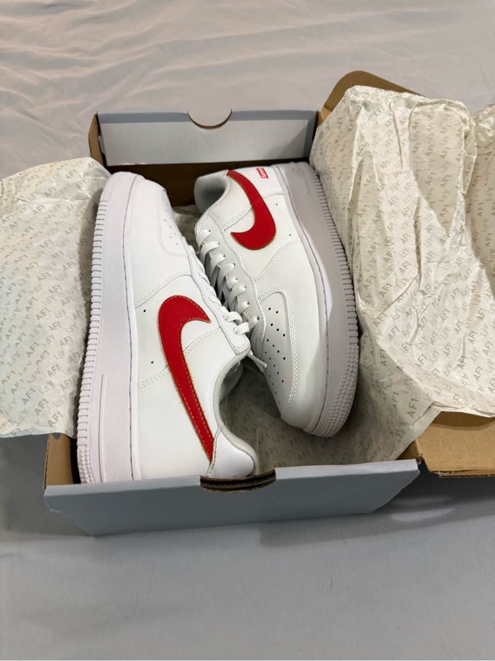 Nike Air Force 1 Low x Supreme sneakers. Men’s size 8
